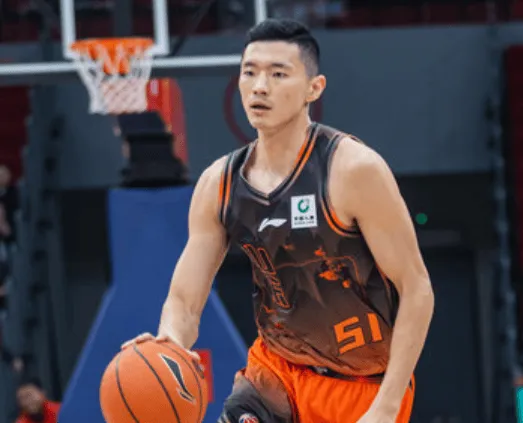 天博体育-陈林坚全场投篮12中4、三分9中3得到12分2篮板